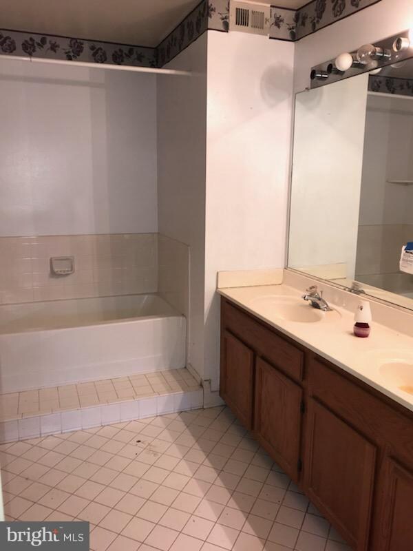 4029 Chetham Way, Woodbridge, VA 22192 - photo 7