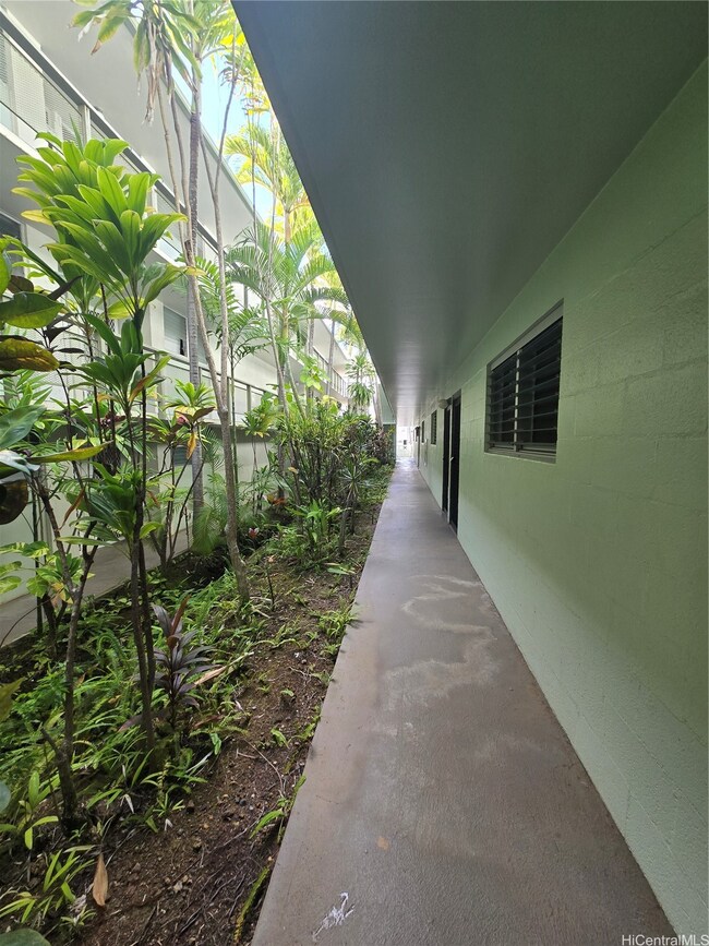 3061 Pualei Cir unit 105, Honolulu, HI 96815 - photo 7