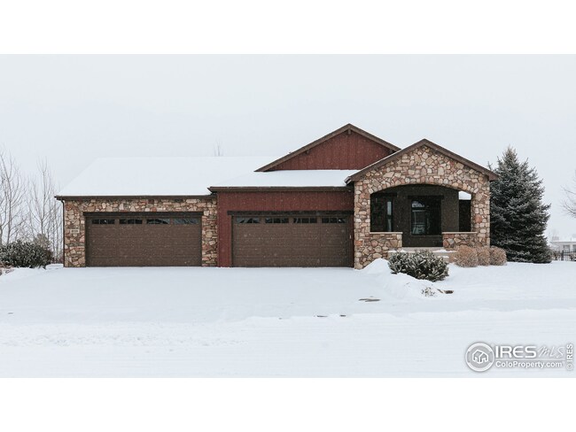 Comfortable Living close to town