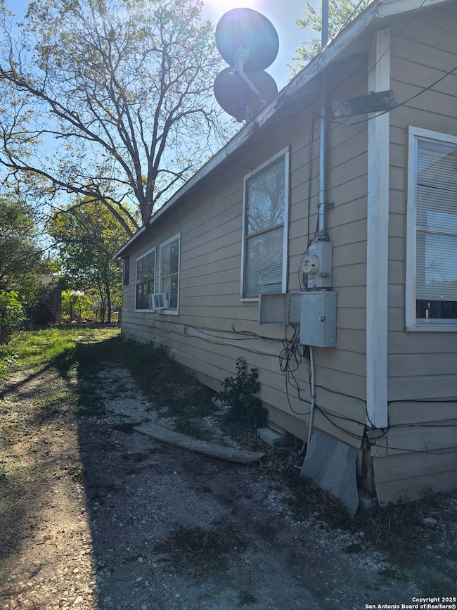 4212 Monterey St, San Antonio, TX 78237 - photo 3