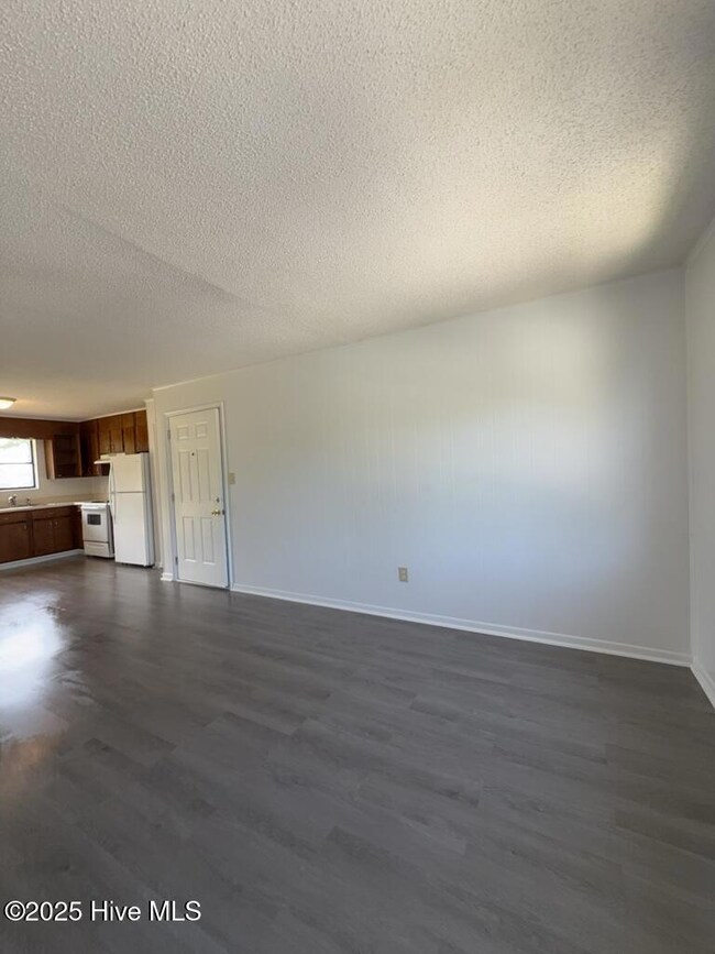 212 Zack Cir unit C, Jacksonville, NC 28540 - photo 3