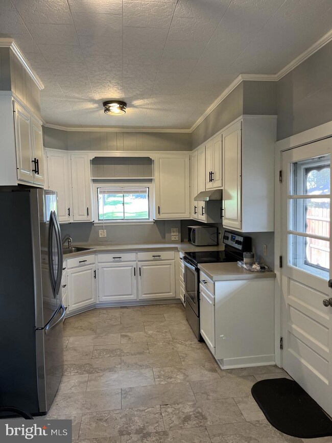 36 2nd St, Reading, PA 19607 - photo 5