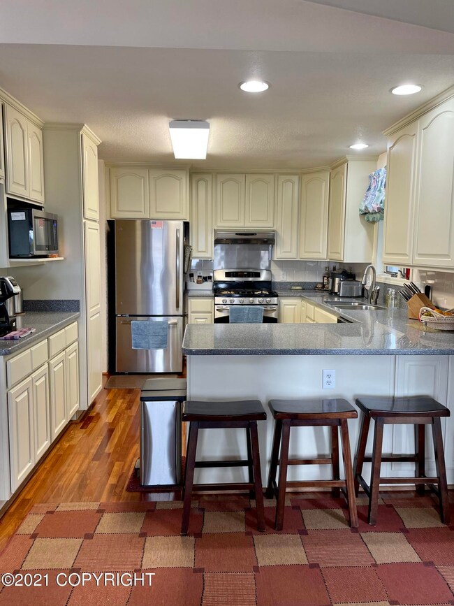 1512 Simeonoff St - Kitchen
