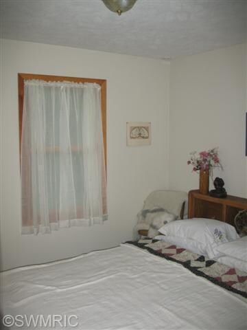 558 E Deer Rd, White Cloud, MI 49349 - photo 7