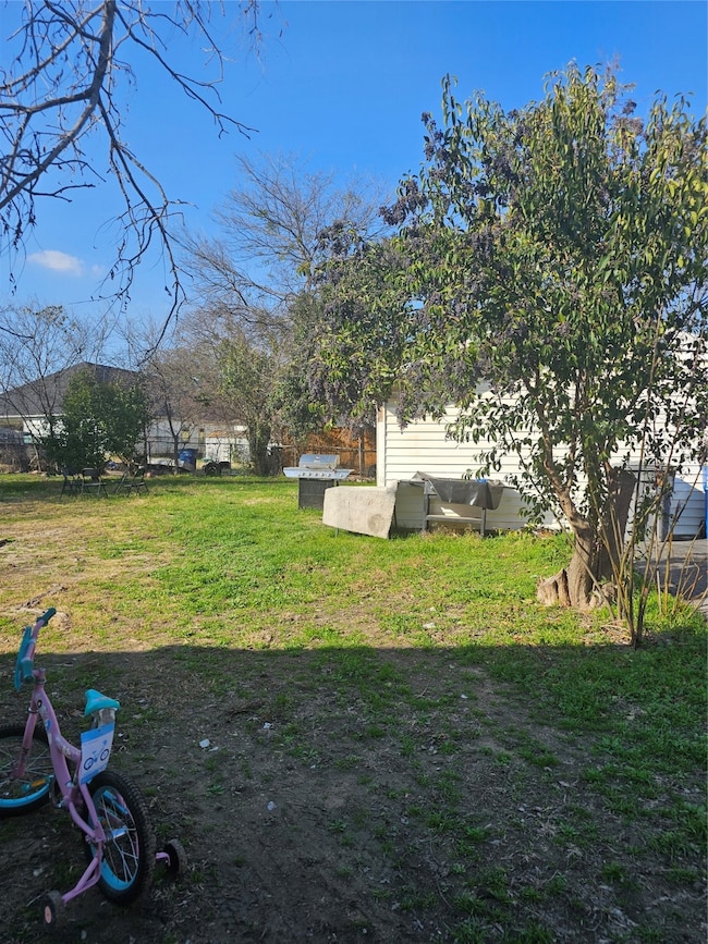 2117 Areba St, Dallas, TX 75203 - photo 2