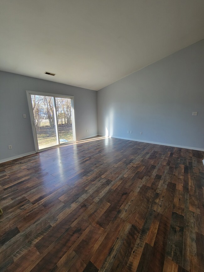 454 Hummingbird Ln, Whiteland, IN 46184 - photo 5