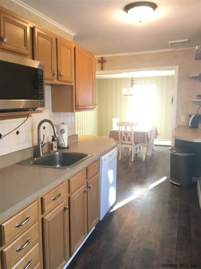 16 Miracle Ln, Albany, NY 12211 - photo 7