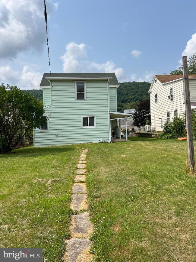 6 Cherry St, Ashland, PA 17921 - photo 5