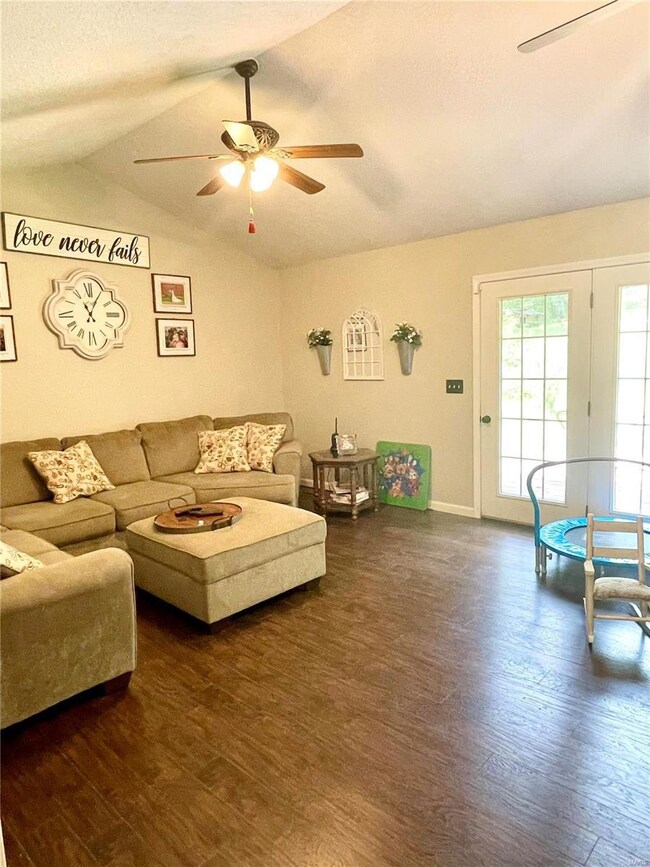 769 Cr 304, Poplar Bluff, MO 63901 - photo 3