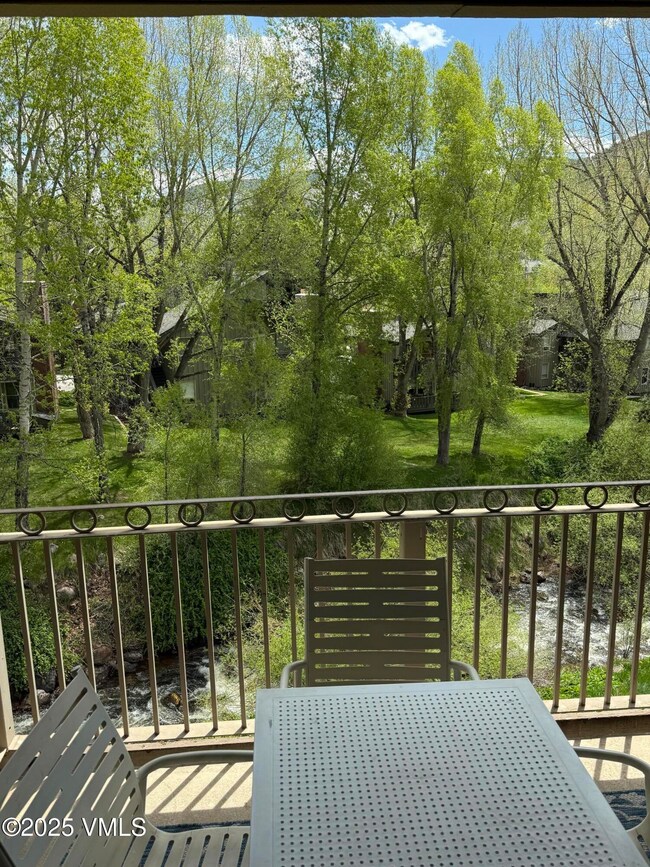 1404 deck