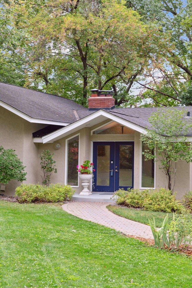 3828 Tonkawood Rd, Minnetonka, MN 55345 - photo 5