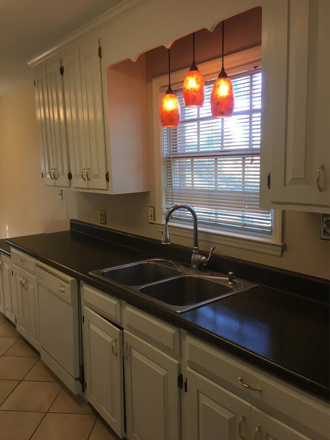 118 Country Club Dr unit C, Americus, GA 31709 - photo 5