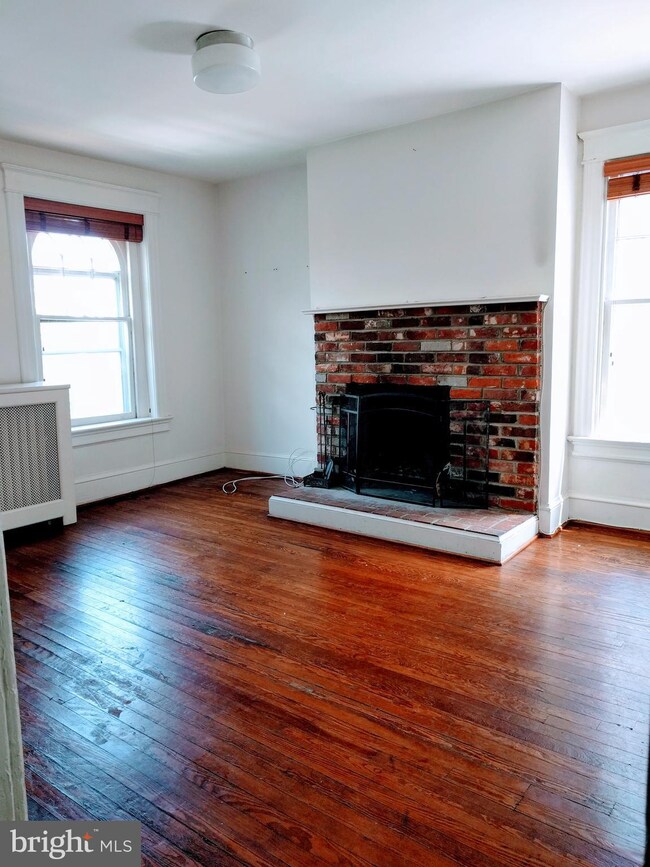 1300 35th St NW unit 4, Washington, DC 20007 - photo 7