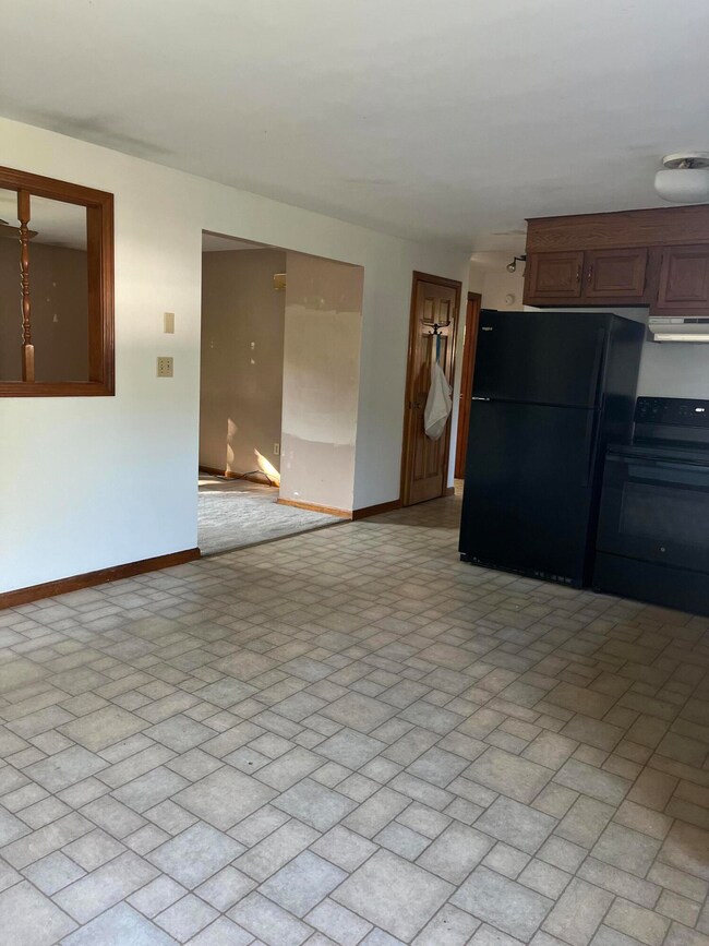 15 York St, Sanford, ME 04073 - photo 7