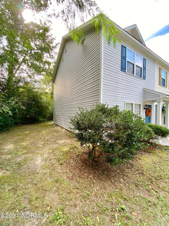 317 Bracken Place, Jacksonville, NC 28540 - photo 4