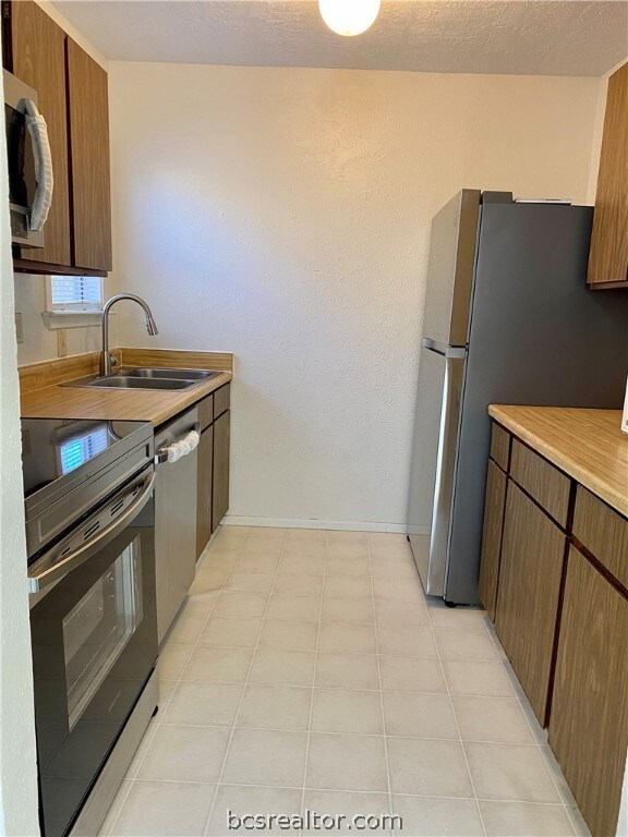 1304 Holik Dr, College Station, TX 77840 - photo 6