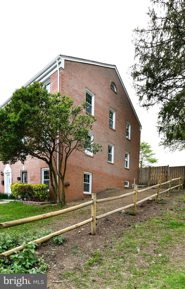 2910 Wythe Ct, Woodbridge, VA 22191 - photo 4