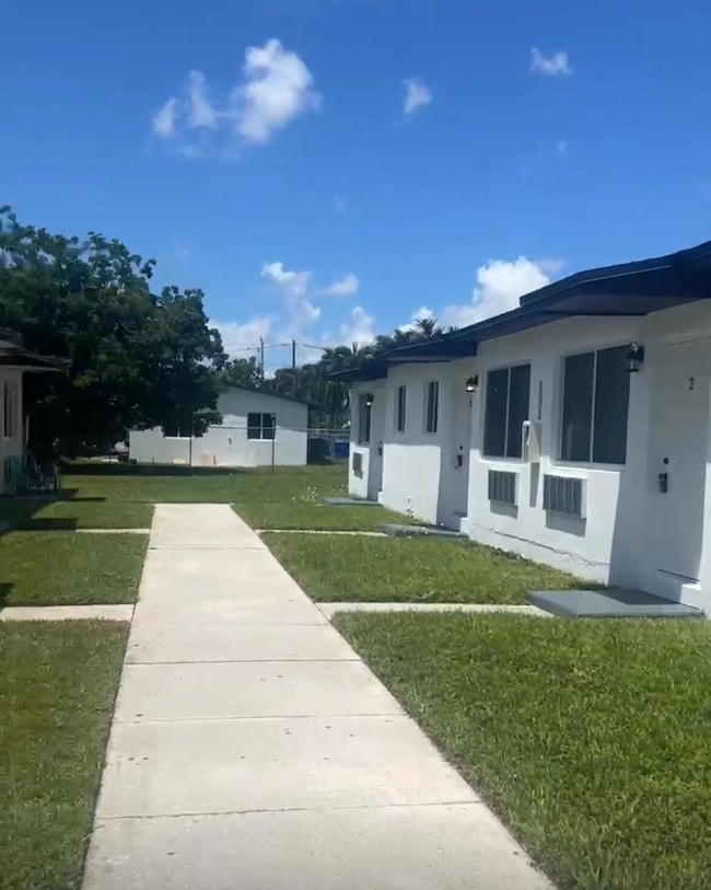 1951 NW 31st St unit 2, Miami, FL 33142 - photo 2
