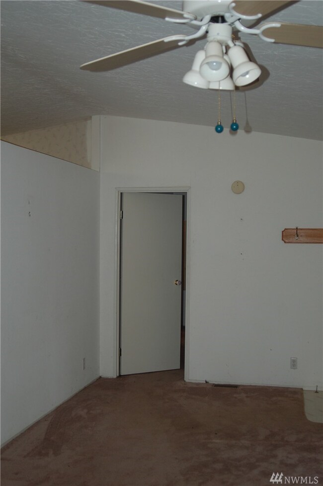 10517 Matthews Way unit AI, Anderson Island, WA 98303 - photo 6