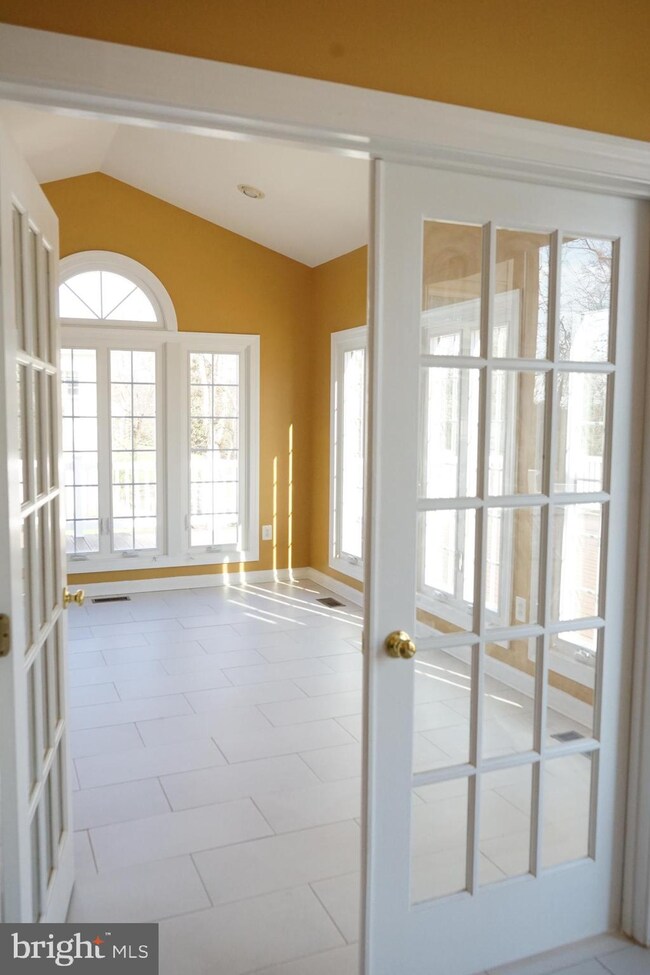 16609 Cypress Bay Ln, Ashton, MD 20861 - photo 5