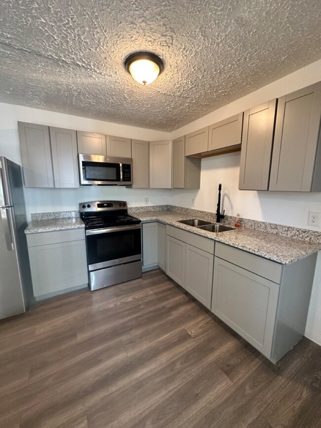 978 Ringold St unit A, Houston, TX 77088 - photo 5