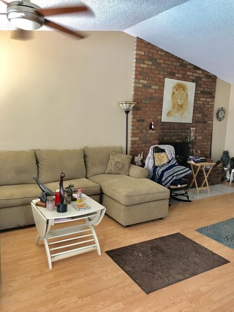 LIVING ROOM2