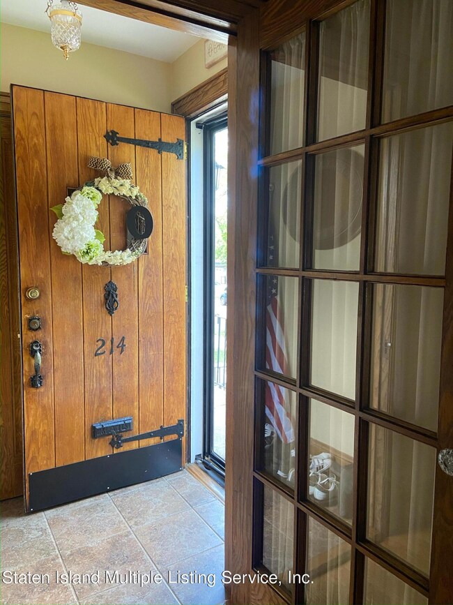 214 Kemball Ave, Staten Island, NY 10314 - photo 5