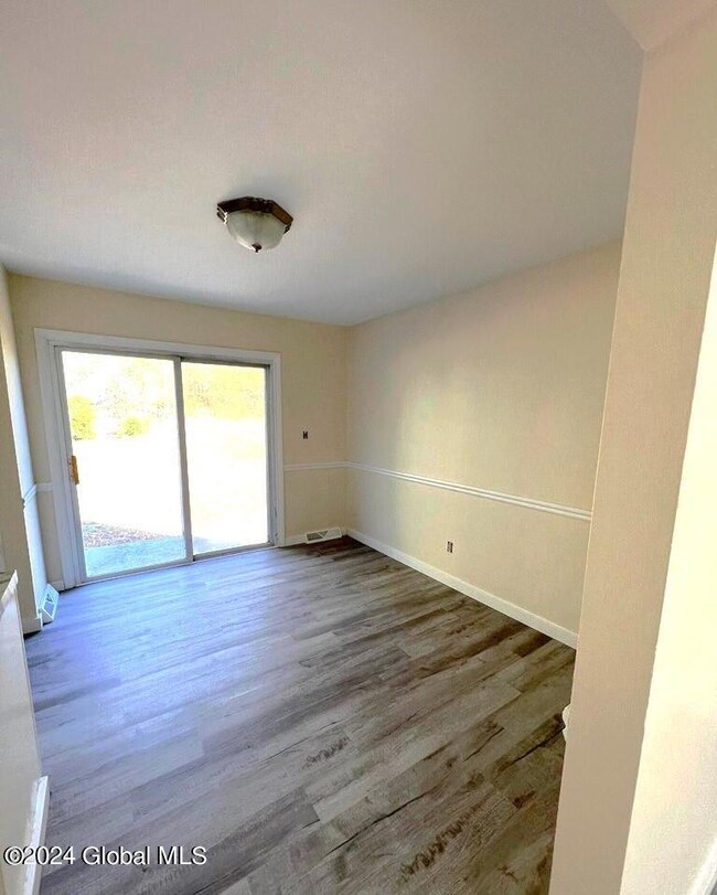 3151 E Old State Rd unit B, Schenectady, NY 12303 - photo 5