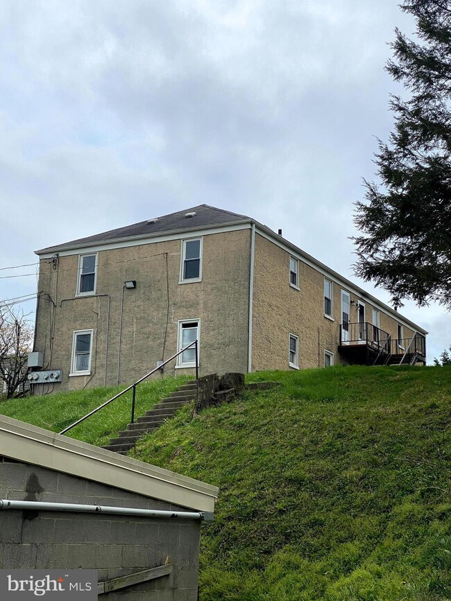 1223 Olive St, Coatesville, PA 19320 - photo 3