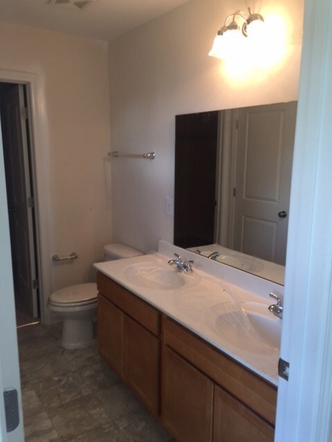 Master Bath with tub/shower