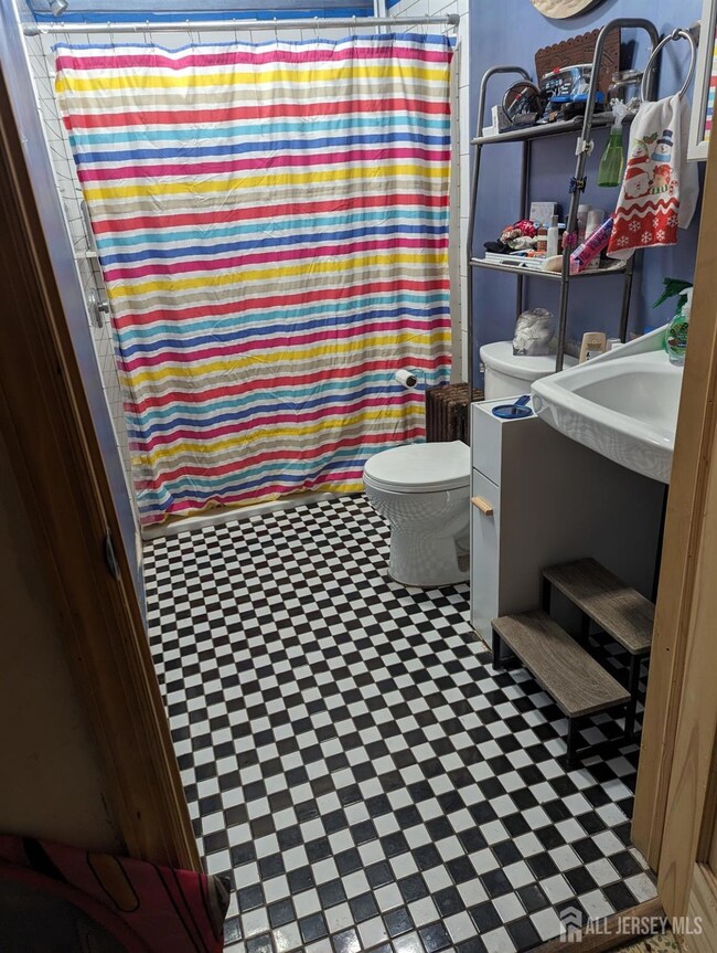 784 New Durham Rd, Edison, NJ 08817 - photo 3