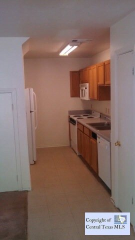 927-929 Sagewood Trail unit 929, San Marcos, TX 78666 - photo 3