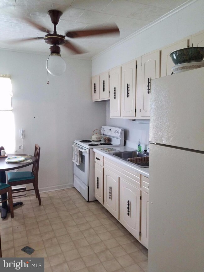 107 E 11th Ave, Ranson, WV 25438 - photo 4