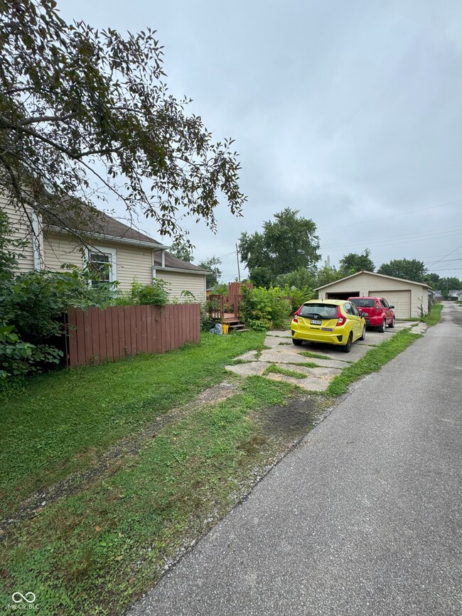 96 Robinson St, Franklin, IN 46131 - photo 2