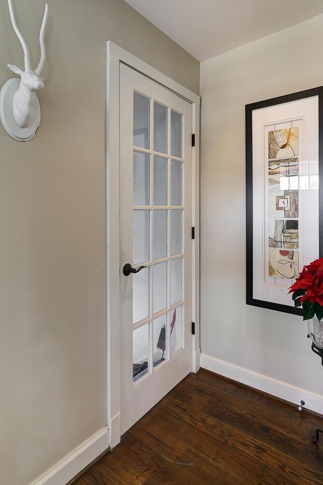 584 S 3rd St, Columbus, OH 43215 - photo 5