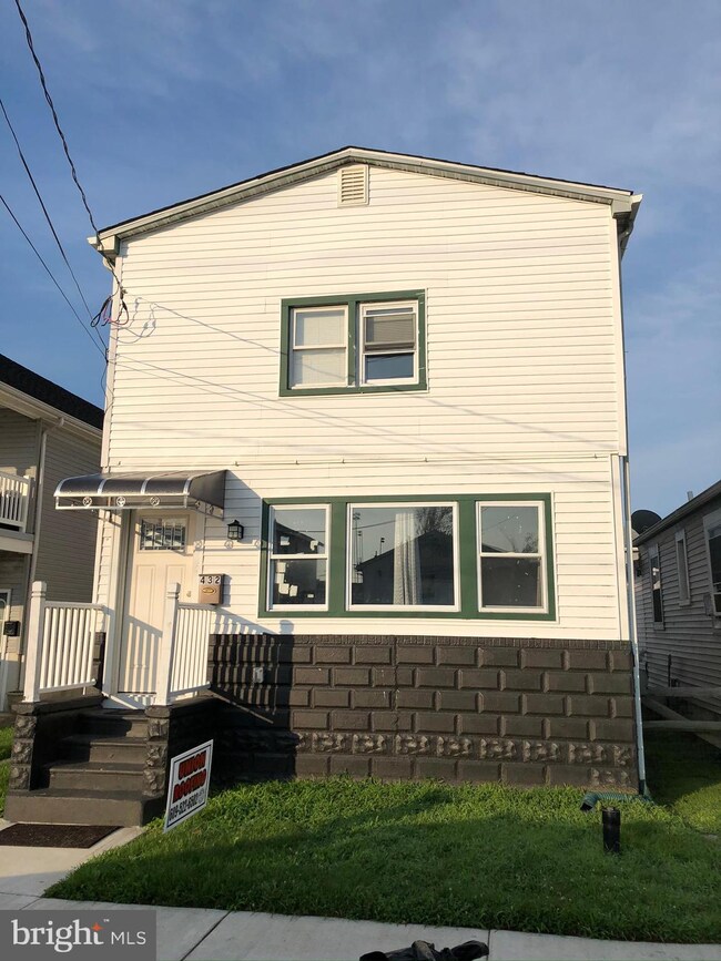 432 W Roberts Ave, Wildwood, NJ 08260 - photo 2