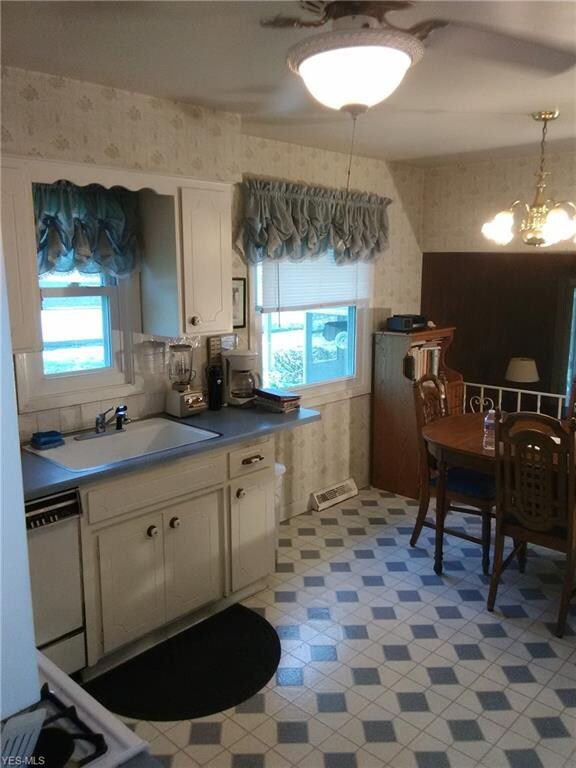 20270 Glen Russ Ln, Euclid, OH 44117 - photo 2