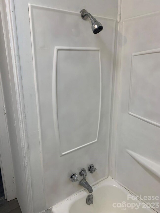 1131 Caldwell St, Statesville, NC 28677 - photo 6