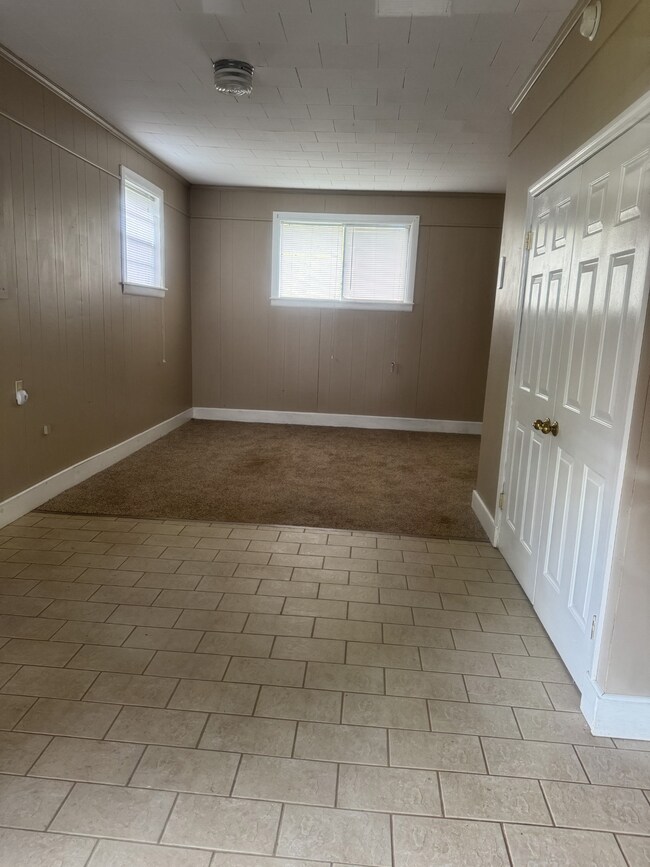 104 Parkview Dr, McMinnville, TN 37110 - photo 4