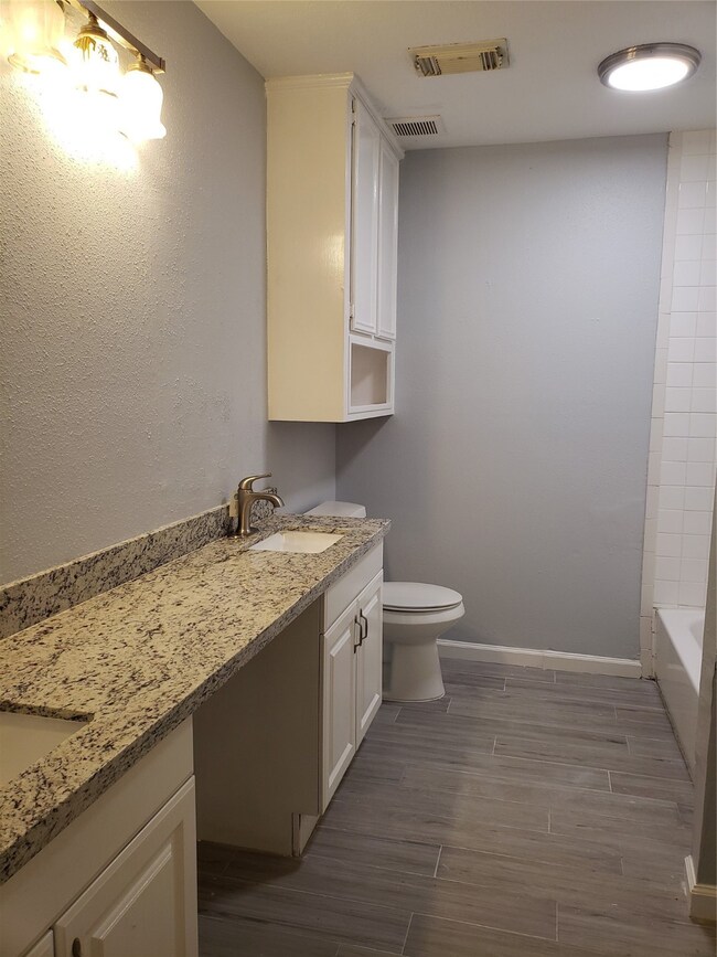 10002 Rosbrook Dr, Houston, TX 77038 - photo 6