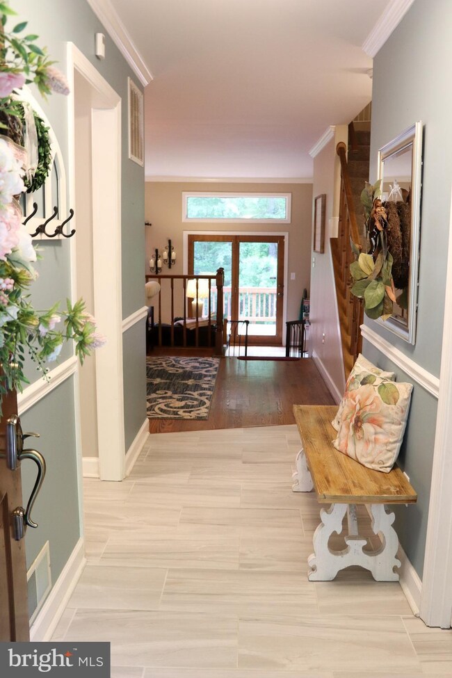 9011 Golden Sunset Ln, Springfield, VA 22153 - photo 3