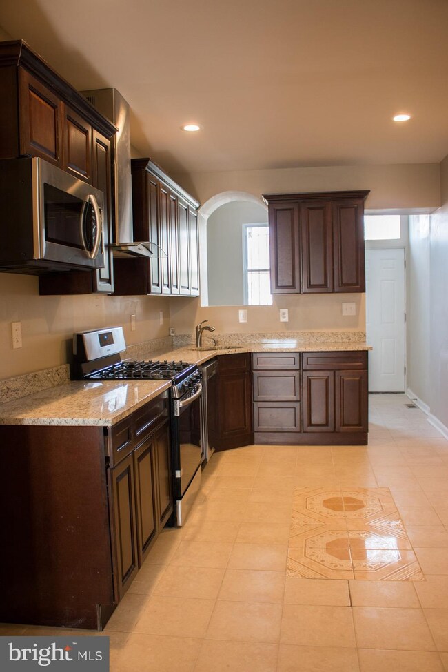 927 N Patterson Park Ave, Baltimore, MD 21205 - photo 7