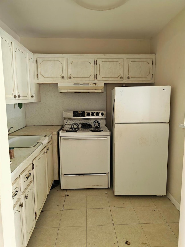 134 Camden F unit 134, West Palm Beach, FL 33417 - photo 4