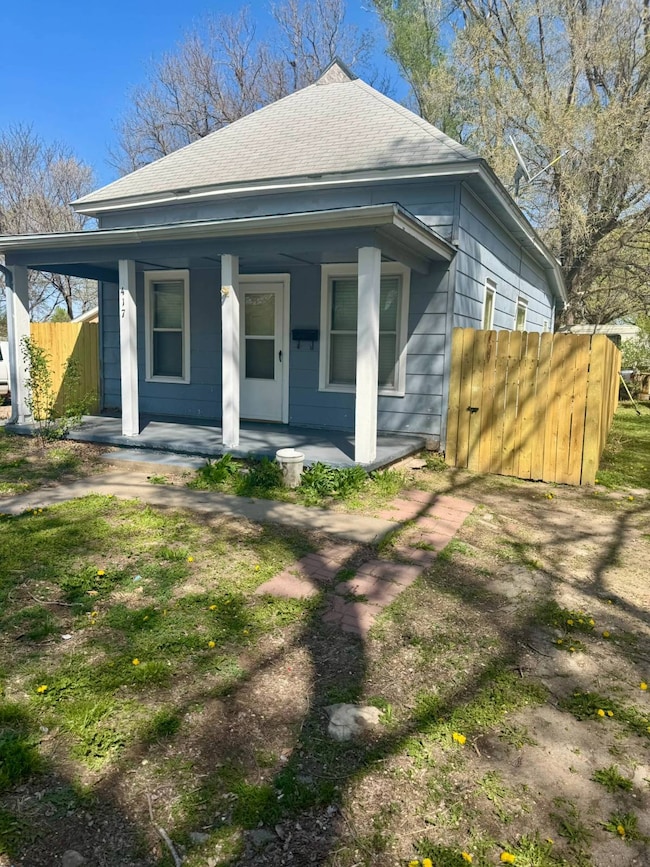 417 Valley St, Concordia, KS 66901 - photo 2
