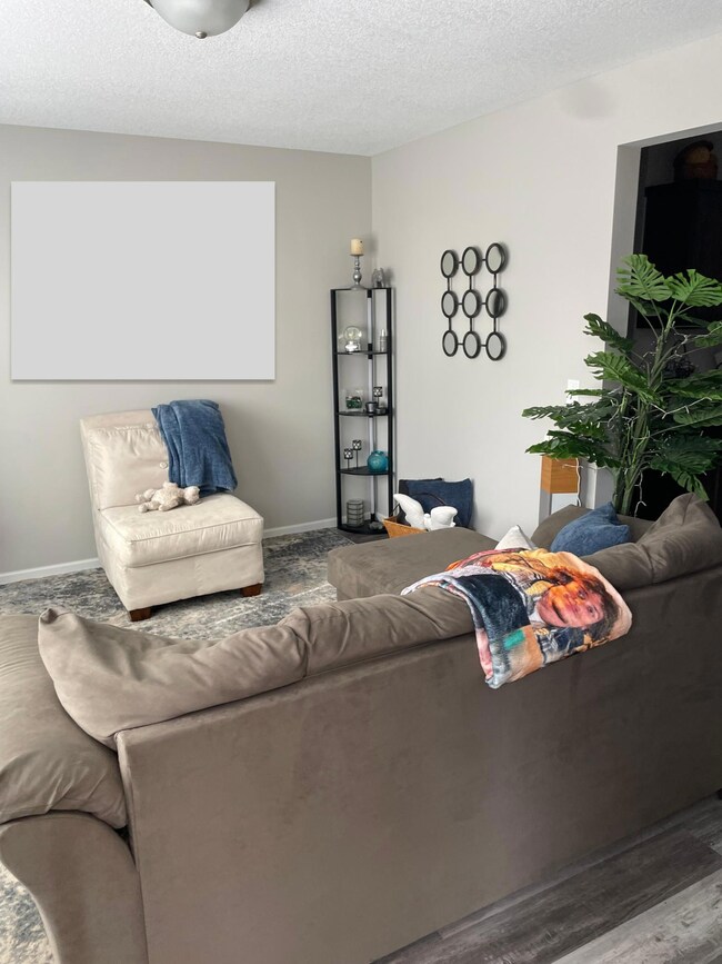 553 Lemon St N unit 2, Hudson, WI 54016 - photo 2