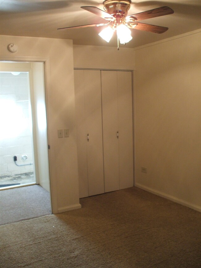 911 W Votaw St, Portland, IN 47371 - photo 4