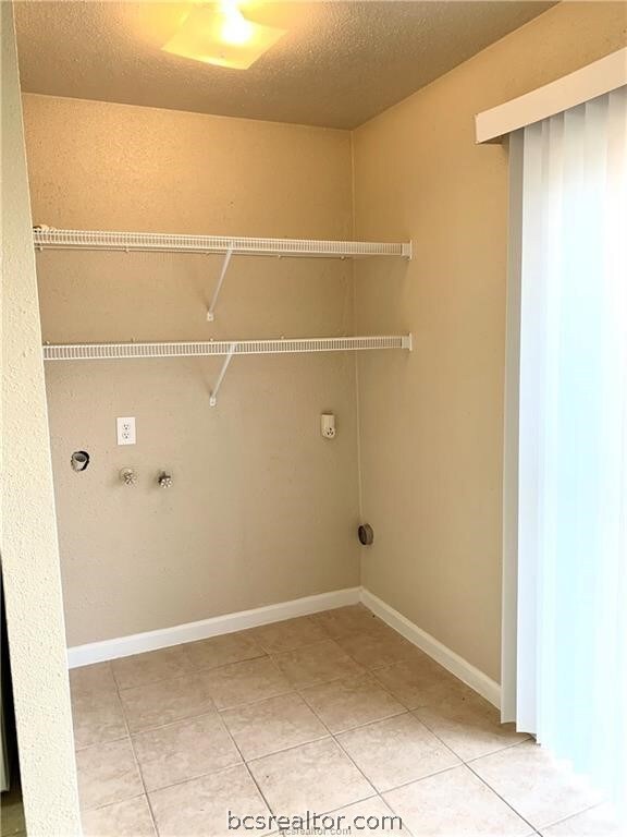 1608 Mossglenn Cir, College Station, TX 77840 - photo 5