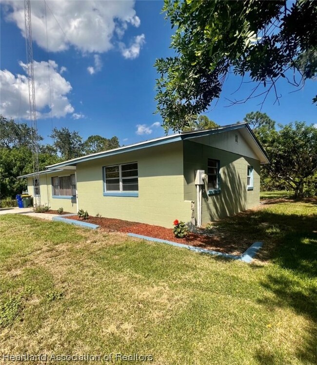 229 Dreamers Dr, Lake Placid, FL 33852 - photo 2