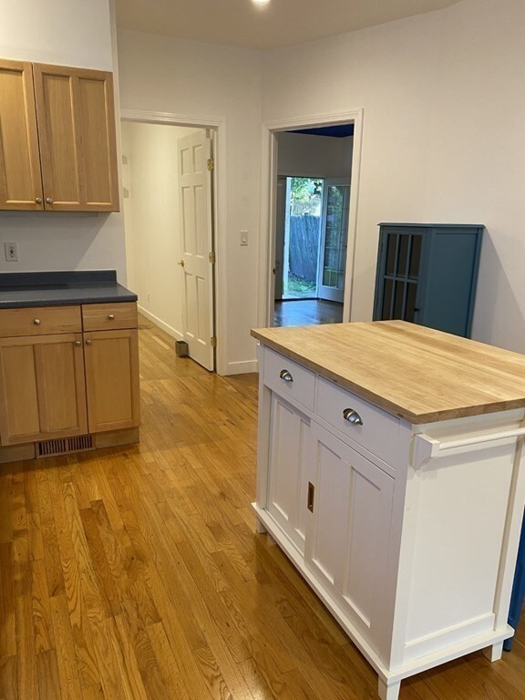 264 Walden St unit 1, Cambridge, MA 02138 - photo 4