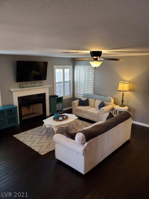 3116 Ocean View Dr, Las Vegas, NV 89117 - photo 5